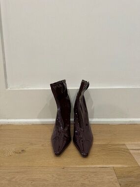 Zara burgundy ankle heeled boots in size 40